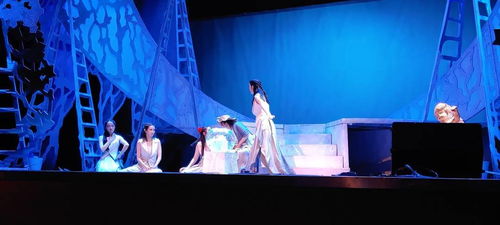舞台惊魂，美人鱼表演意外溺水，演员仍在ICU救治中
