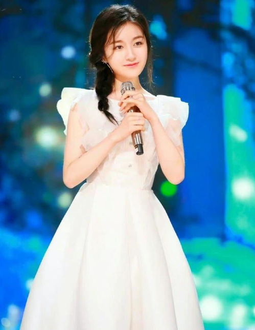 李兰迪泳装照，美丽与自信的完美结合